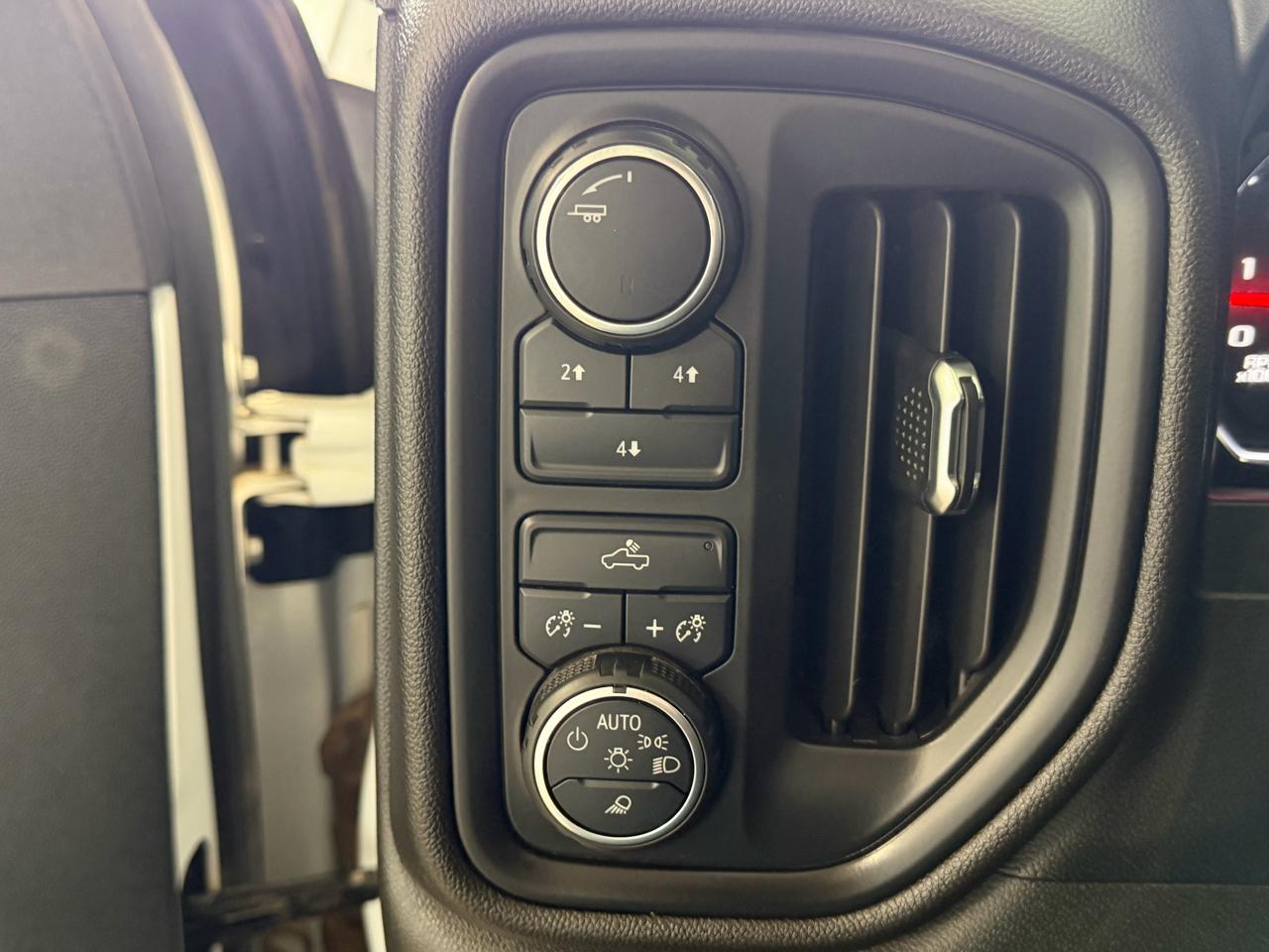 Chevrolet Silverado 2500HD 4WD Crew Cab 172" Custom 2021