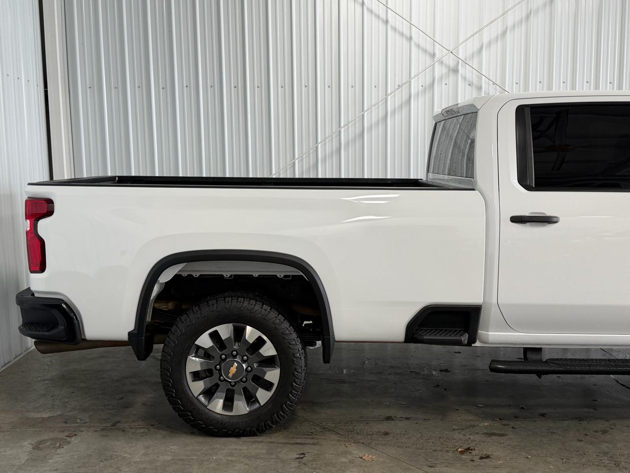 Chevrolet Silverado 2500HD 4WD Crew Cab 172" Custom 2021