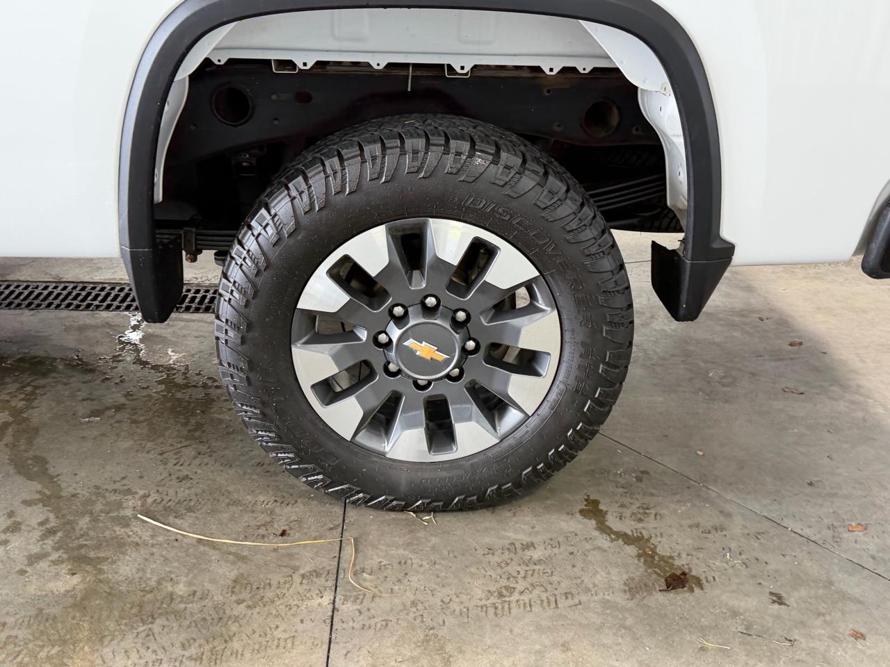 Chevrolet Silverado 2500HD 4WD Crew Cab 172" Custom 2021