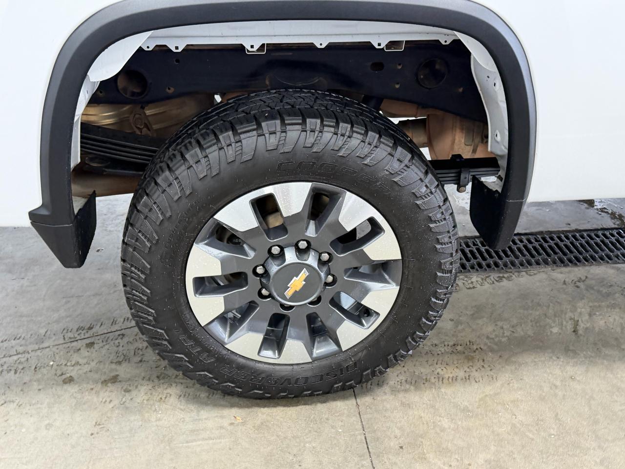 Chevrolet Silverado 2500HD 4WD Crew Cab 172" Custom 2021