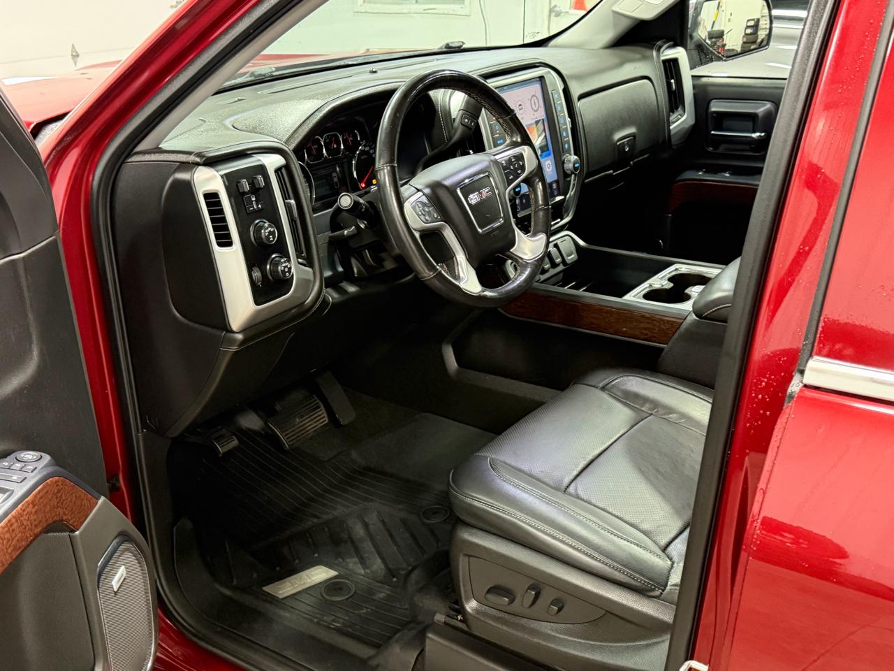 GMC Sierra 1500 4WD Crew Cab 143.5" SLT 2018