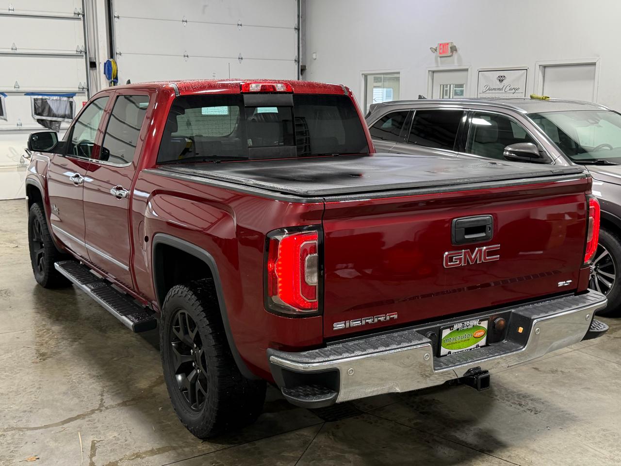 GMC Sierra 1500 4WD Crew Cab 143.5" SLT 2018