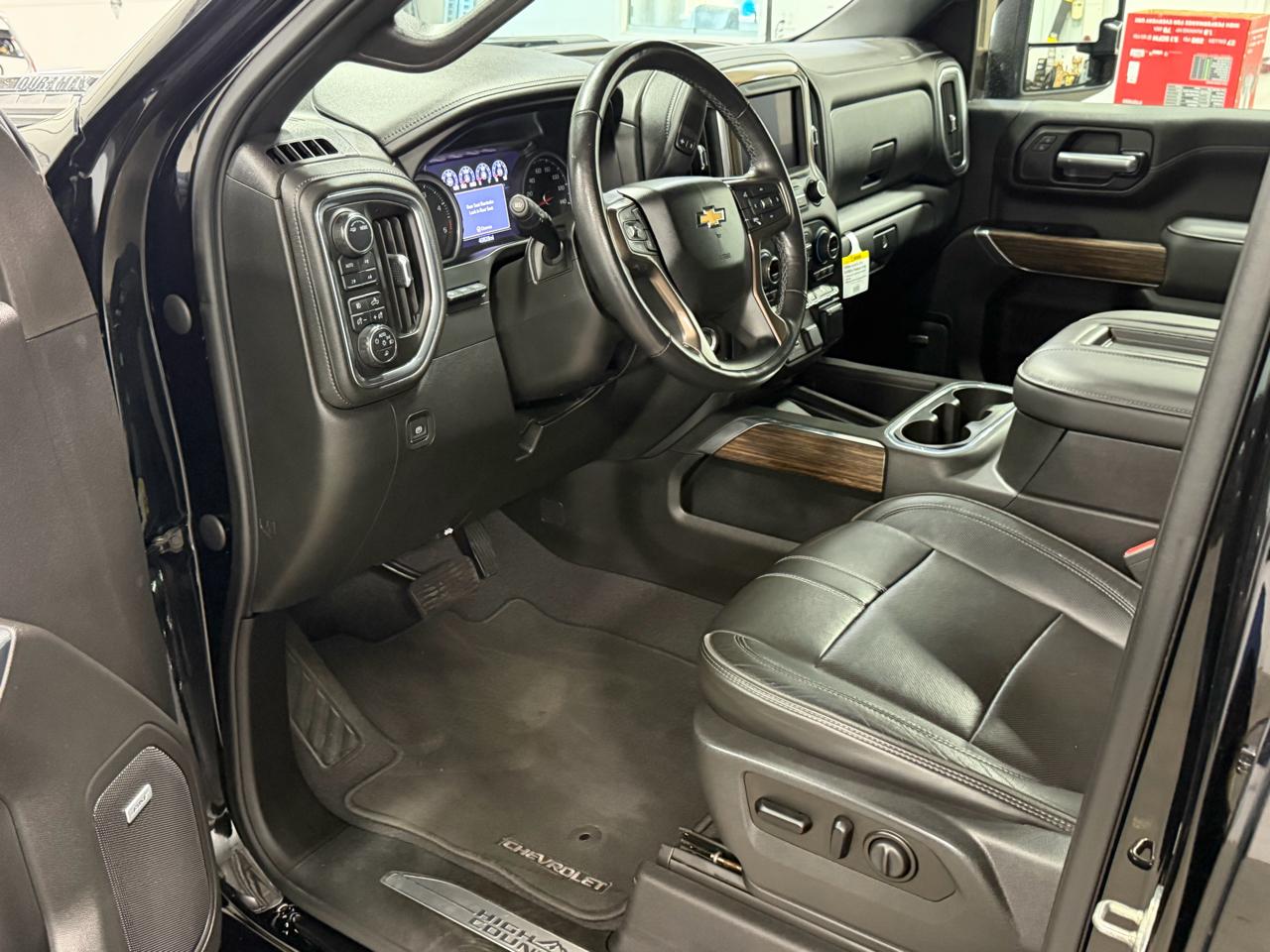 Chevrolet Silverado 2500HD 4WD Crew Cab 159" High Country 2020