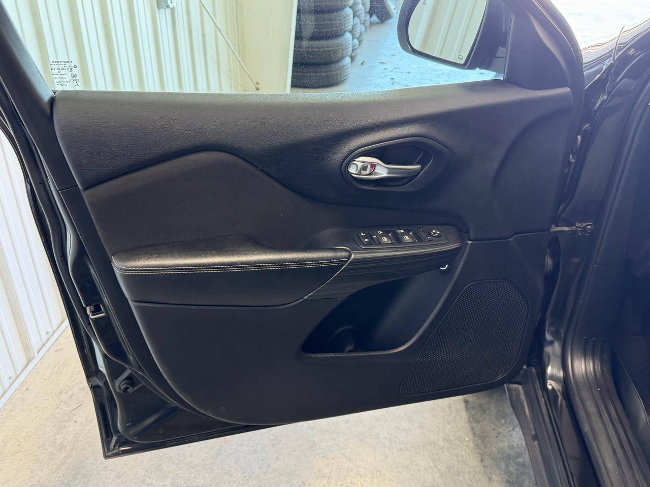 Jeep Cherokee 4WD 4dr Altitude *Ltd Avail* 2016