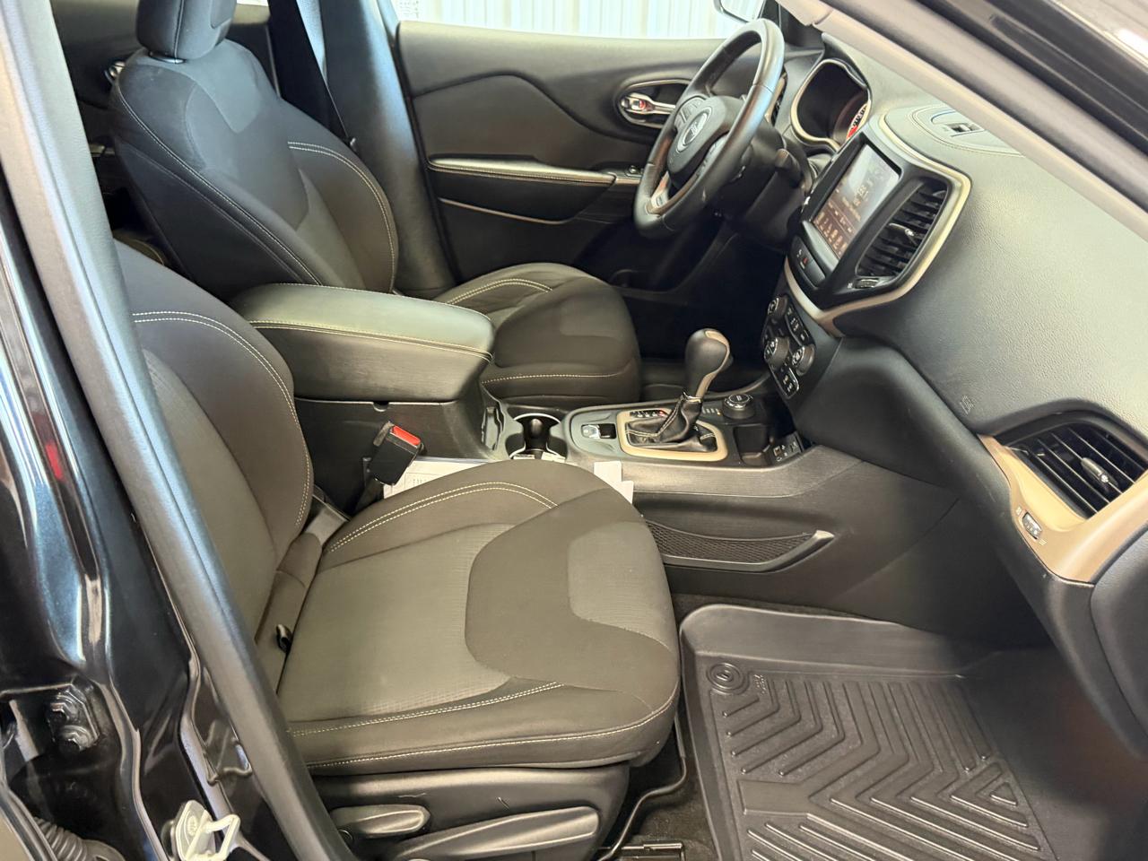 Jeep Cherokee 4WD 4dr Altitude *Ltd Avail* 2016