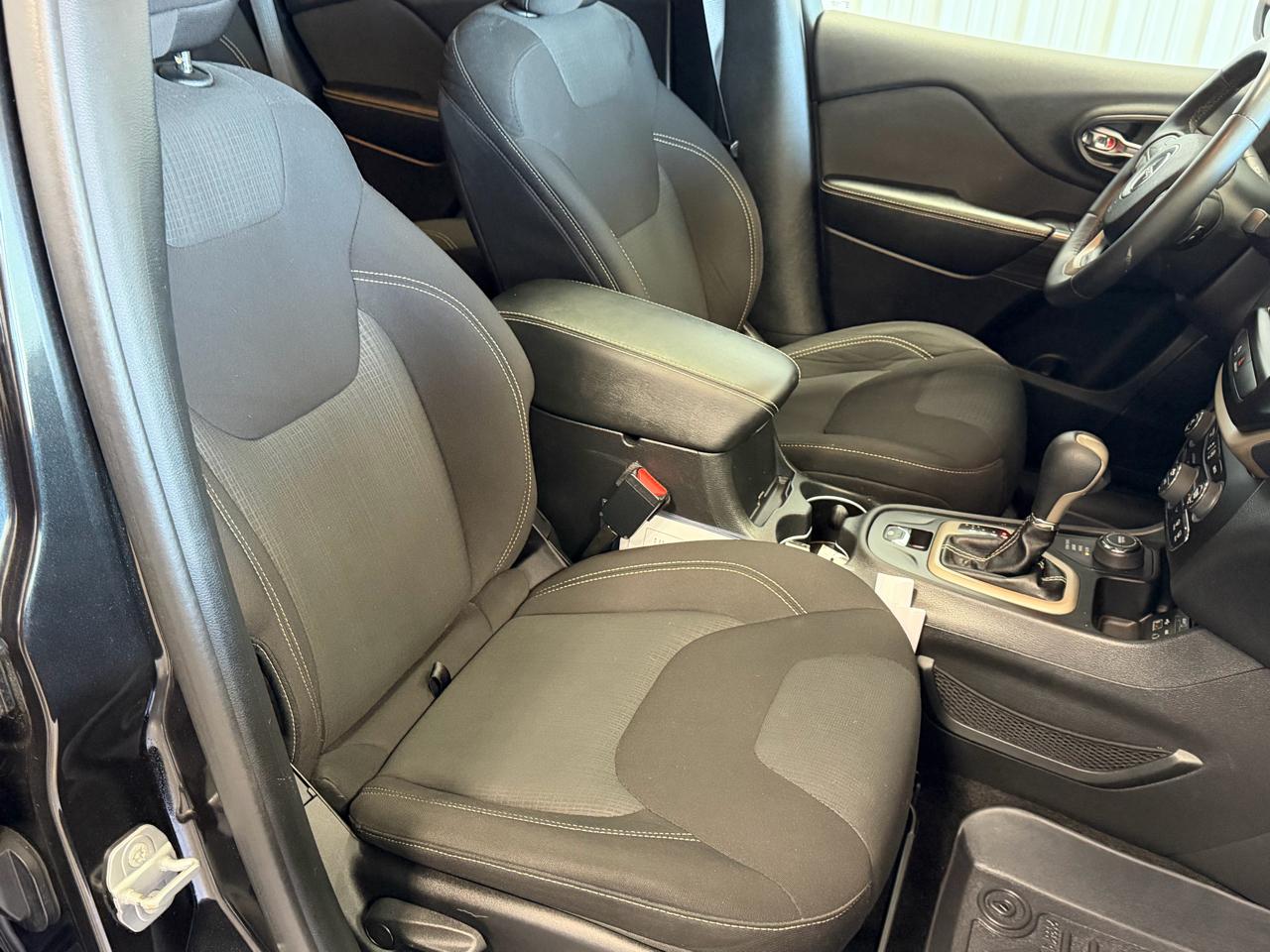 Jeep Cherokee 4WD 4dr Altitude *Ltd Avail* 2016