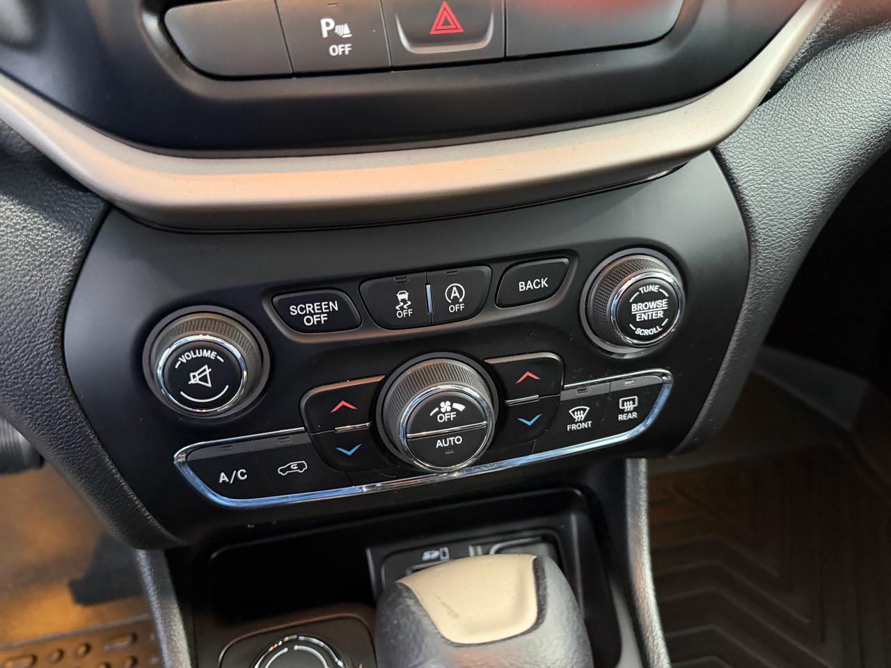 Jeep Cherokee 4WD 4dr Altitude *Ltd Avail* 2016