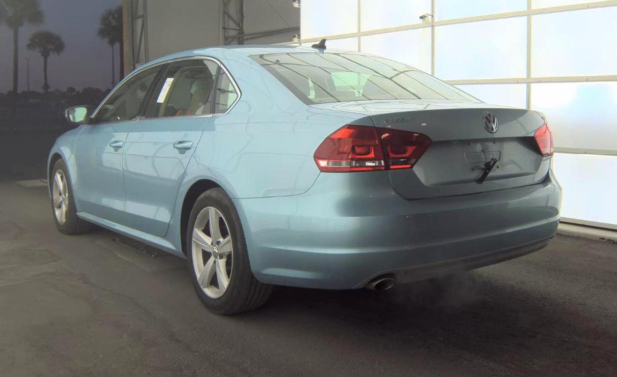 Volkswagen Passat 4dr Sdn 2.5L Auto SE 2013