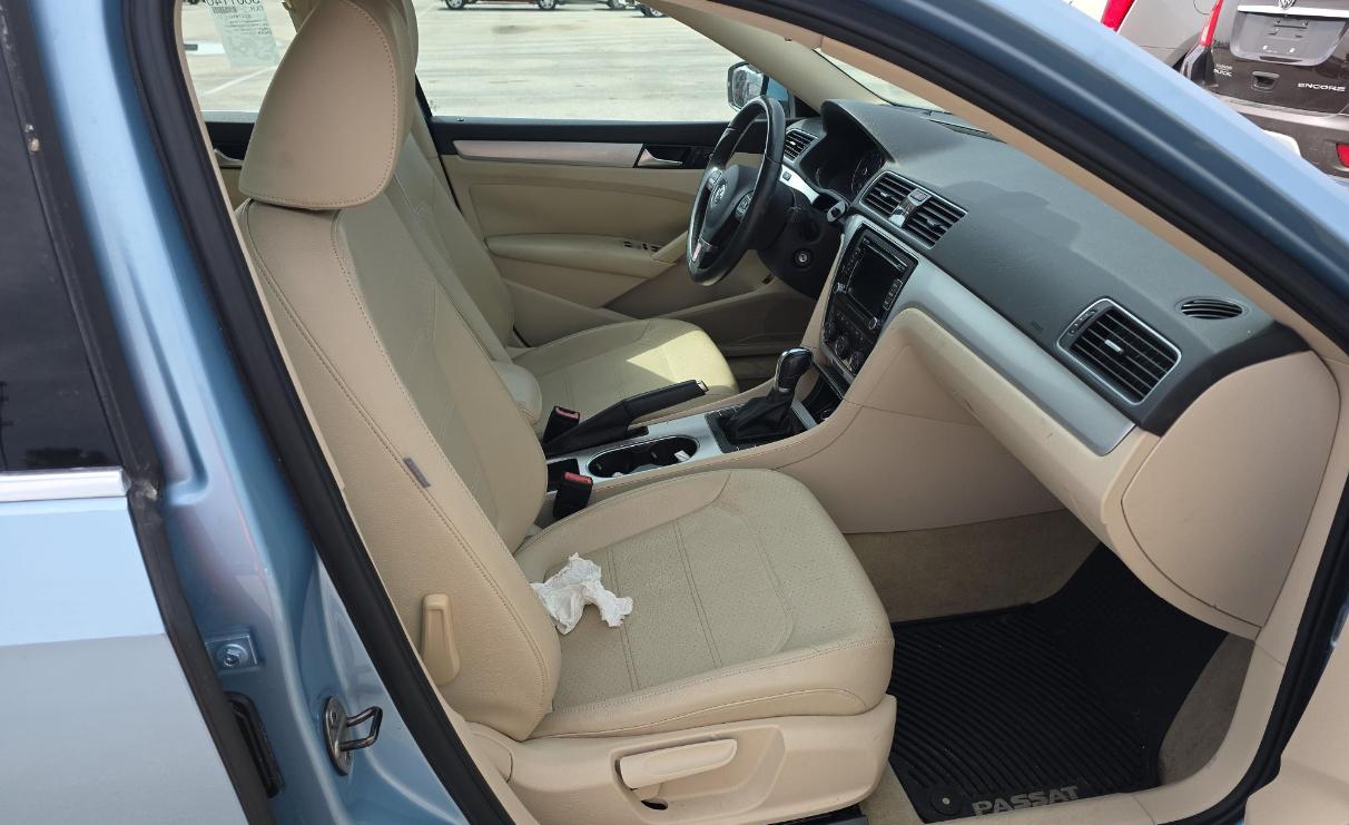 Volkswagen Passat 4dr Sdn 2.5L Auto SE 2013