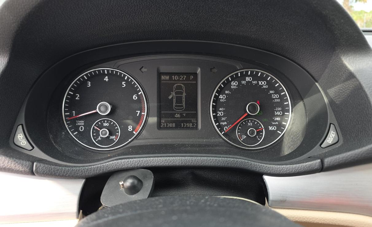 Volkswagen Passat 4dr Sdn 2.5L Auto SE 2013