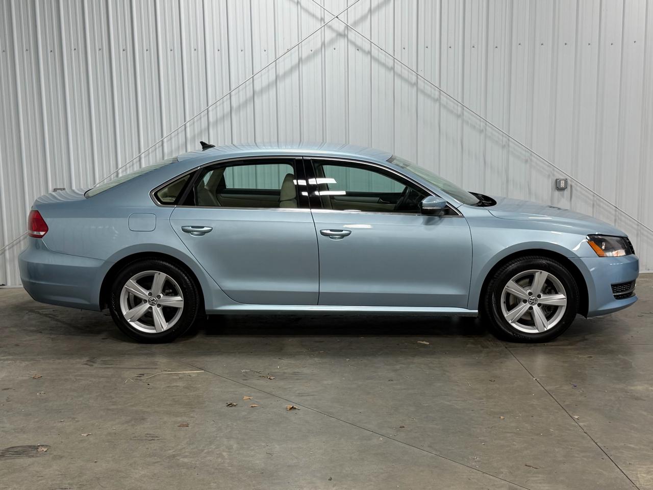 Volkswagen Passat 4dr Sdn 2.5L Auto SE 2013