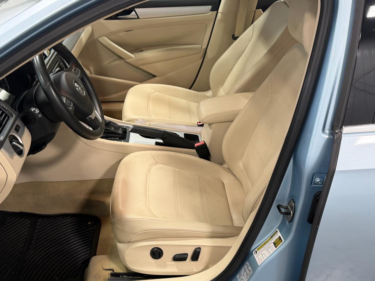 Volkswagen Passat 4dr Sdn 2.5L Auto SE 2013