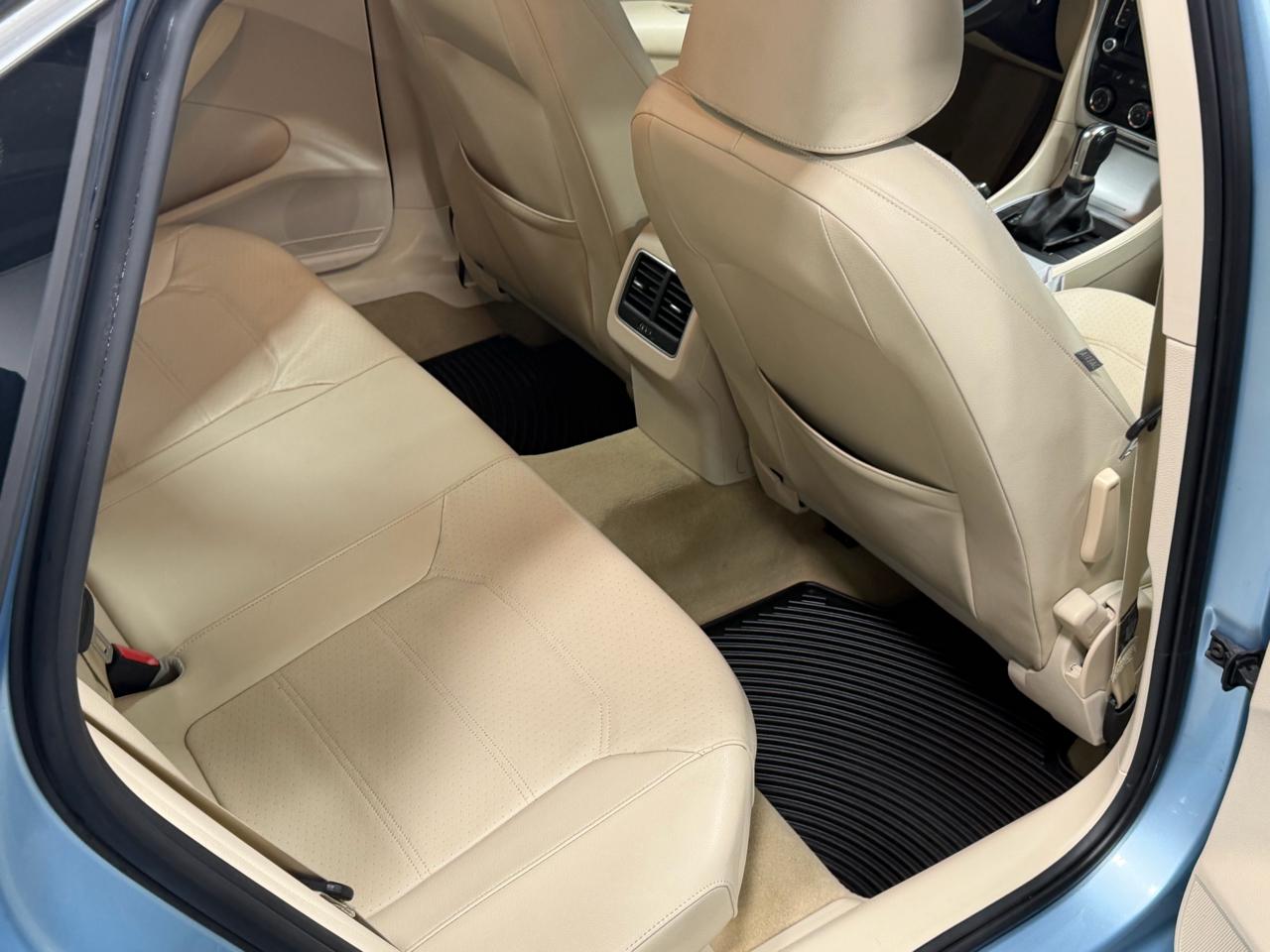 Volkswagen Passat 4dr Sdn 2.5L Auto SE 2013