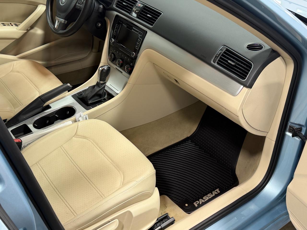 Volkswagen Passat 4dr Sdn 2.5L Auto SE 2013