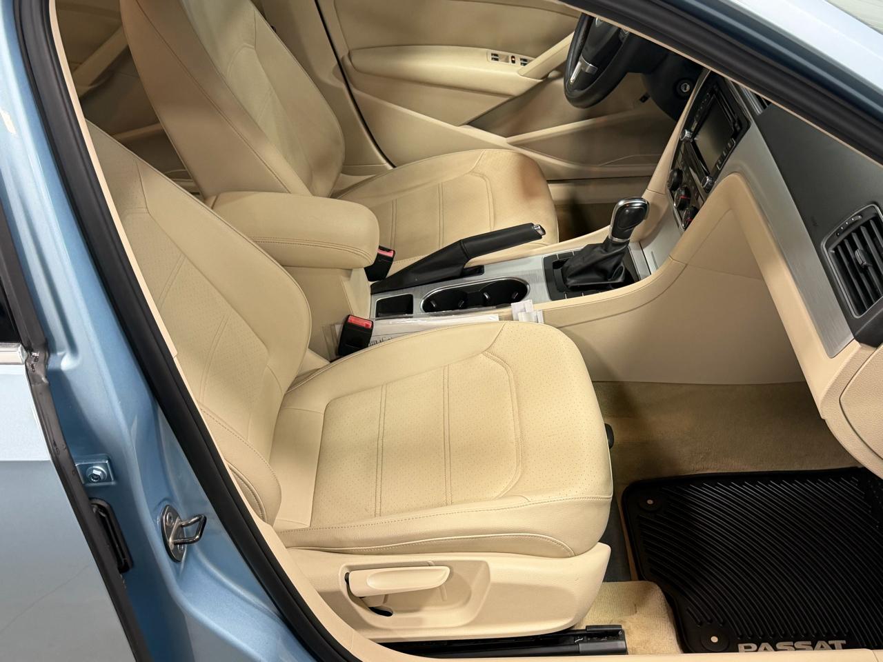 Volkswagen Passat 4dr Sdn 2.5L Auto SE 2013