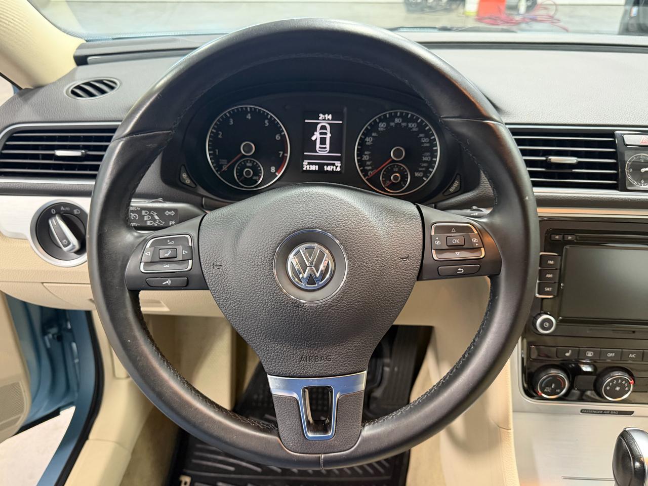 Volkswagen Passat 4dr Sdn 2.5L Auto SE 2013