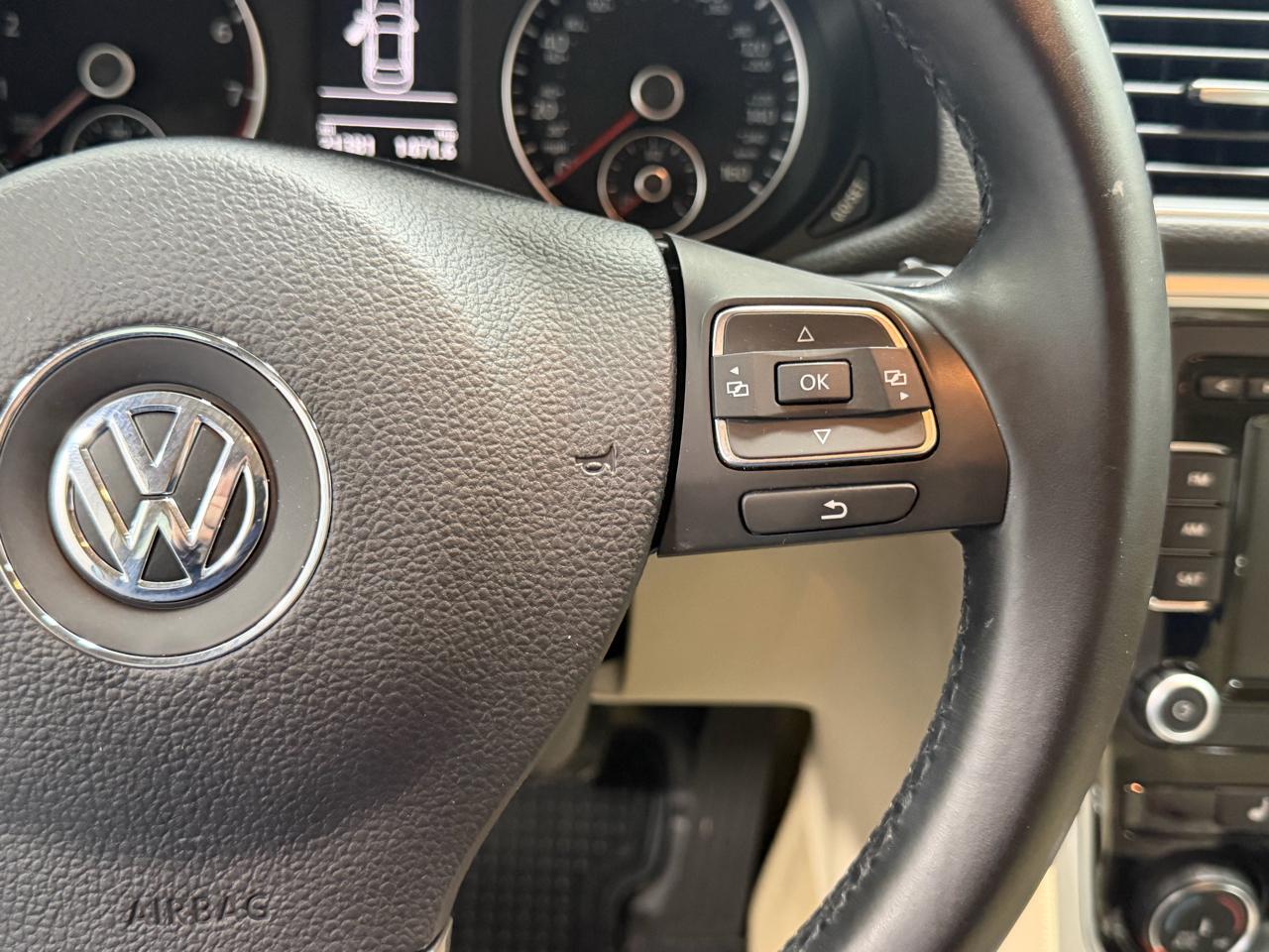 Volkswagen Passat 4dr Sdn 2.5L Auto SE 2013