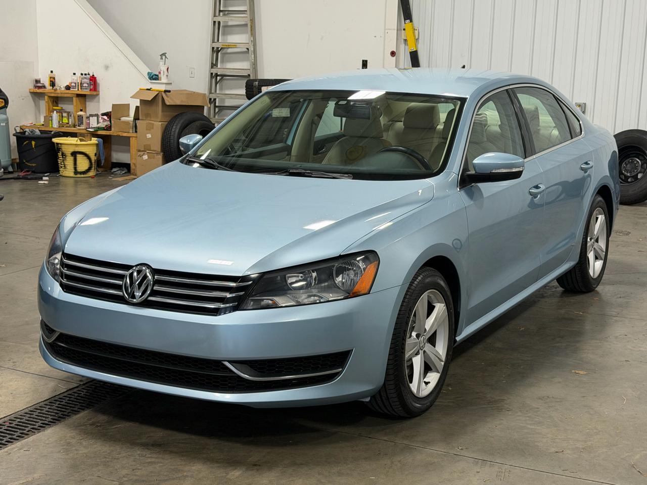 Volkswagen Passat 4dr Sdn 2.5L Auto SE 2013