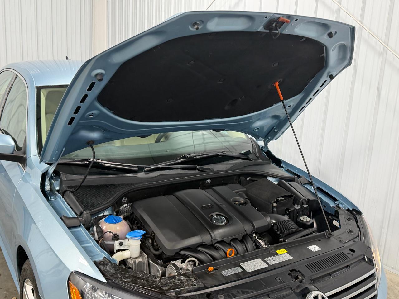 Volkswagen Passat 4dr Sdn 2.5L Auto SE 2013