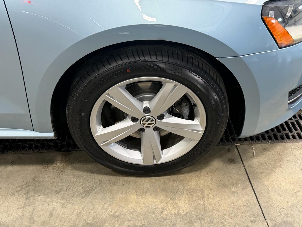 Volkswagen Passat 4dr Sdn 2.5L Auto SE 2013