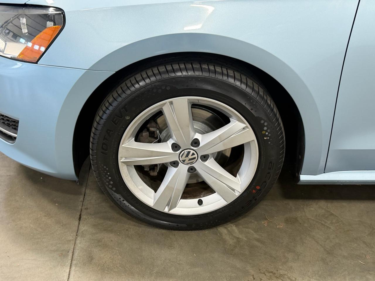 Volkswagen Passat 4dr Sdn 2.5L Auto SE 2013