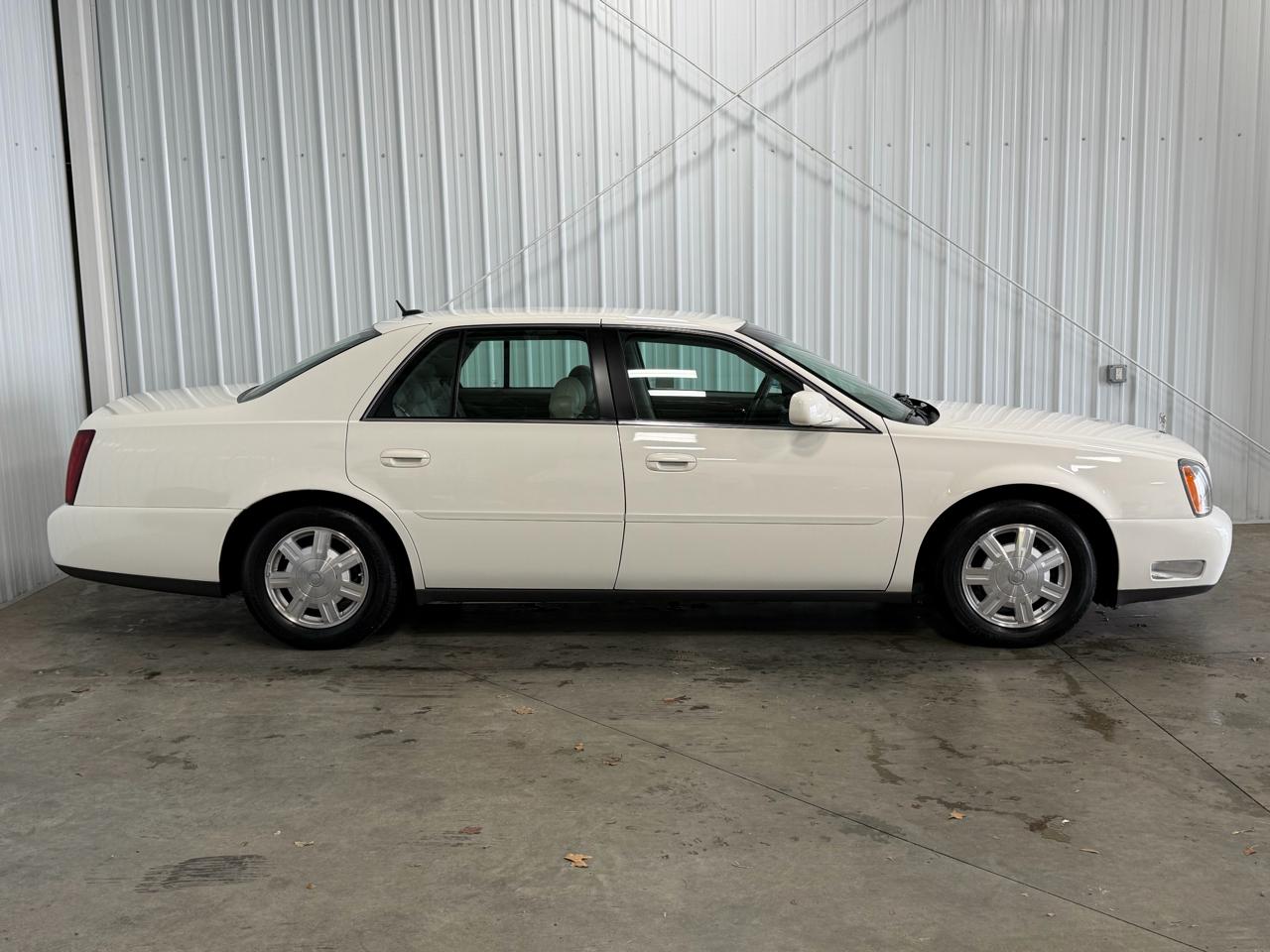 Cadillac DeVille 4dr Sdn w/Livery Pkg 2005
