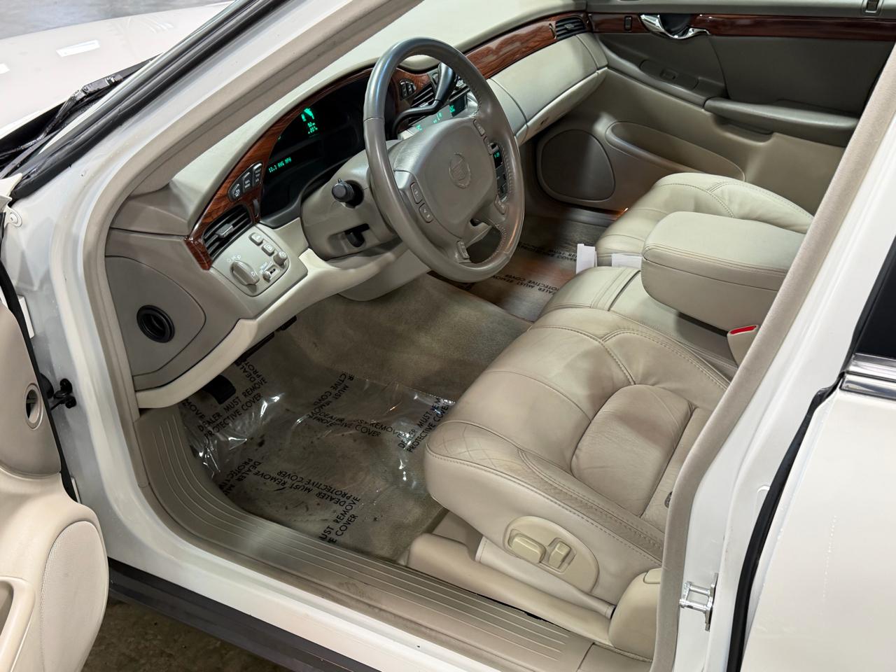 Cadillac DeVille 4dr Sdn w/Livery Pkg 2005