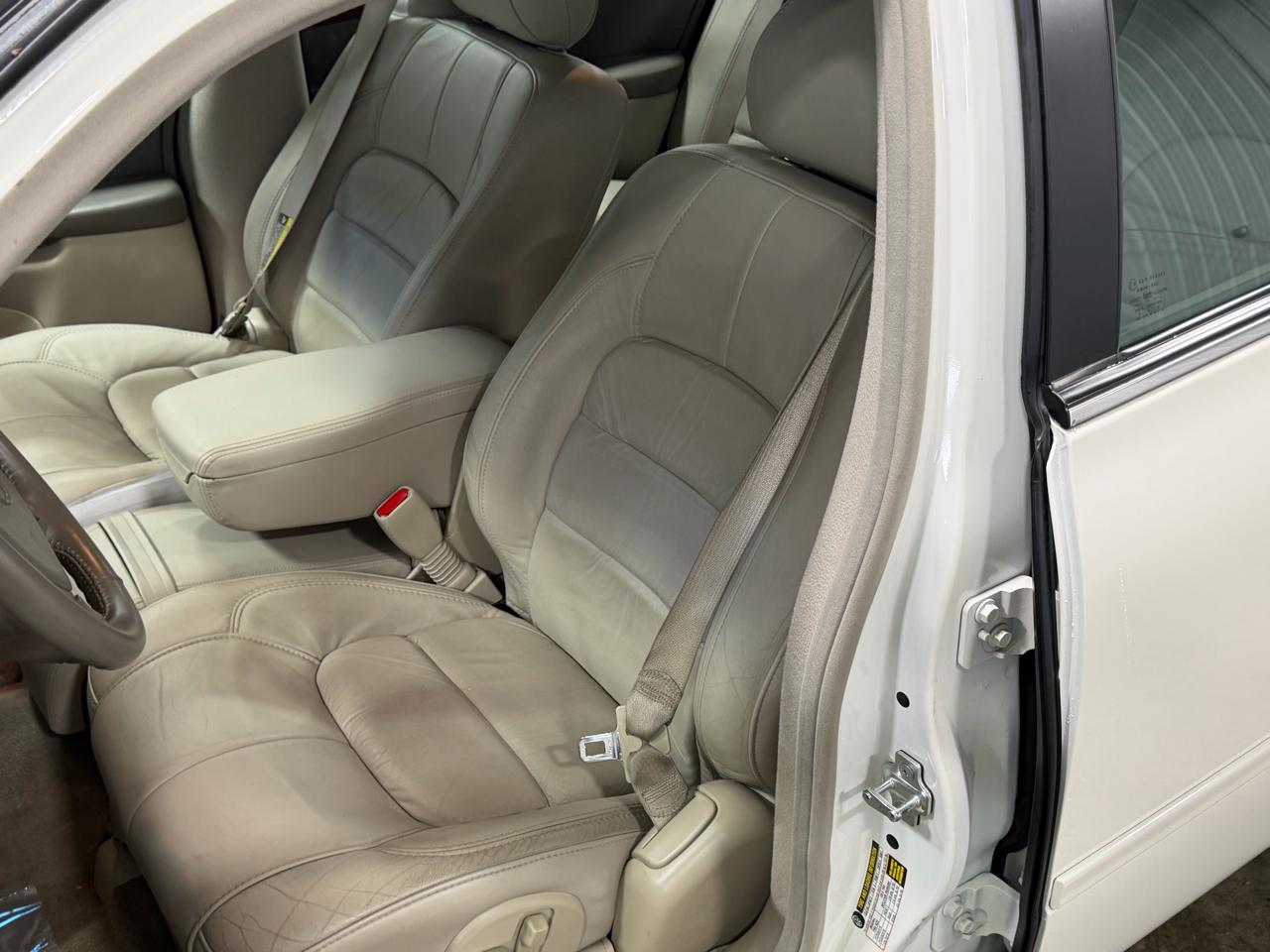 Cadillac DeVille 4dr Sdn w/Livery Pkg 2005