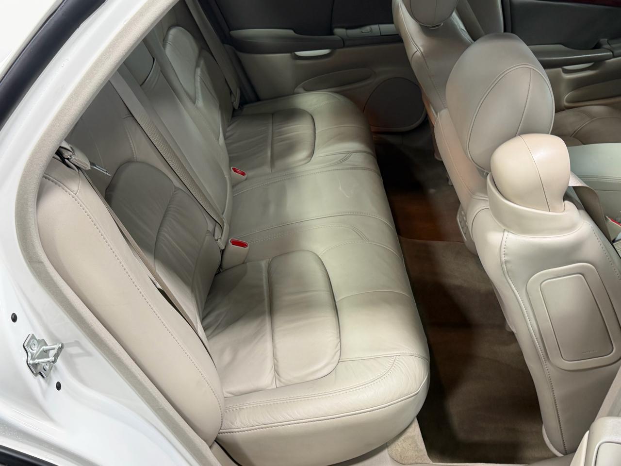 Cadillac DeVille 4dr Sdn w/Livery Pkg 2005