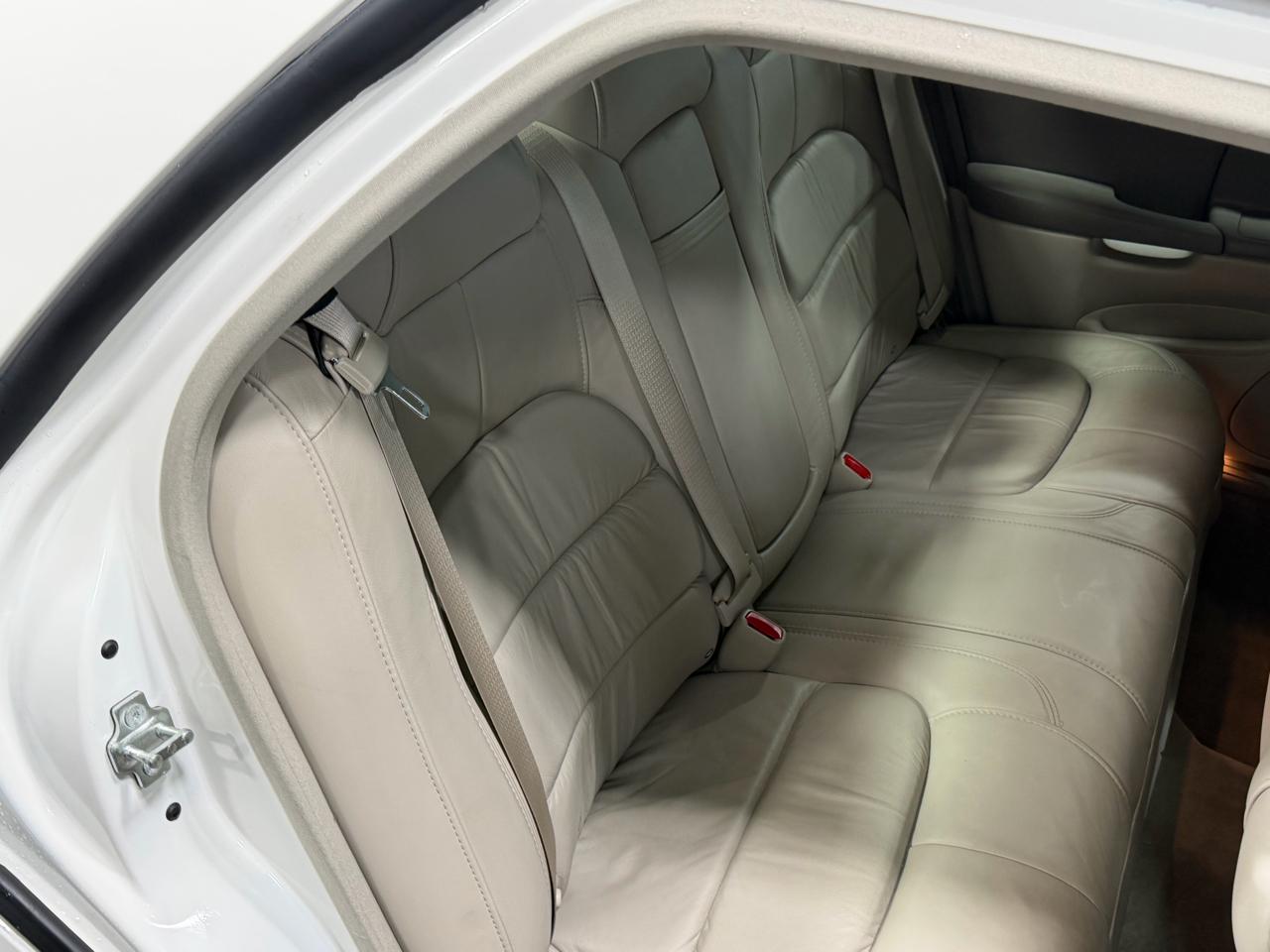 Cadillac DeVille 4dr Sdn w/Livery Pkg 2005