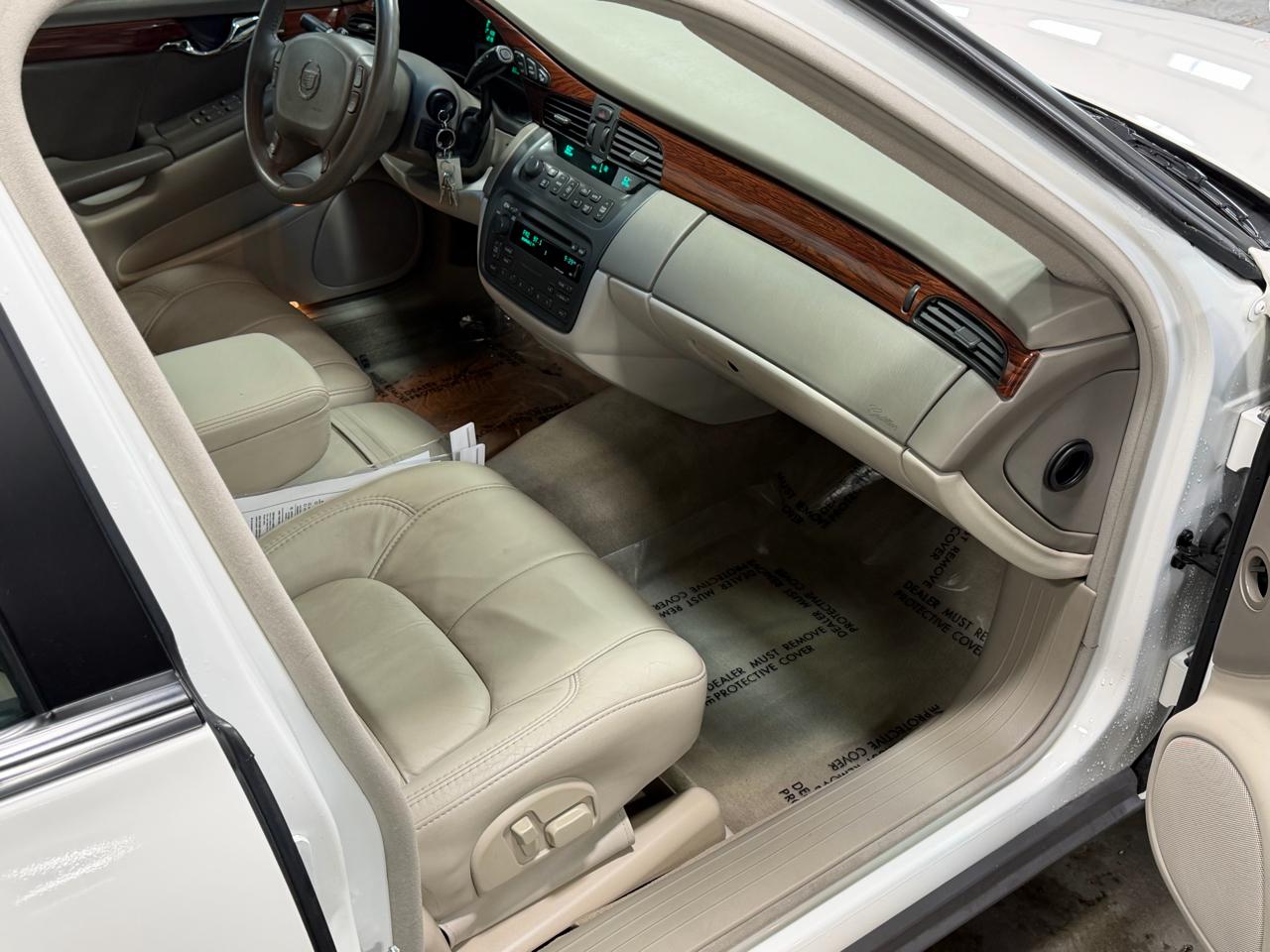 Cadillac DeVille 4dr Sdn w/Livery Pkg 2005