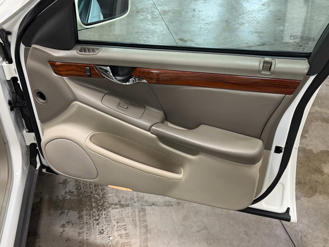 Cadillac DeVille 4dr Sdn w/Livery Pkg 2005