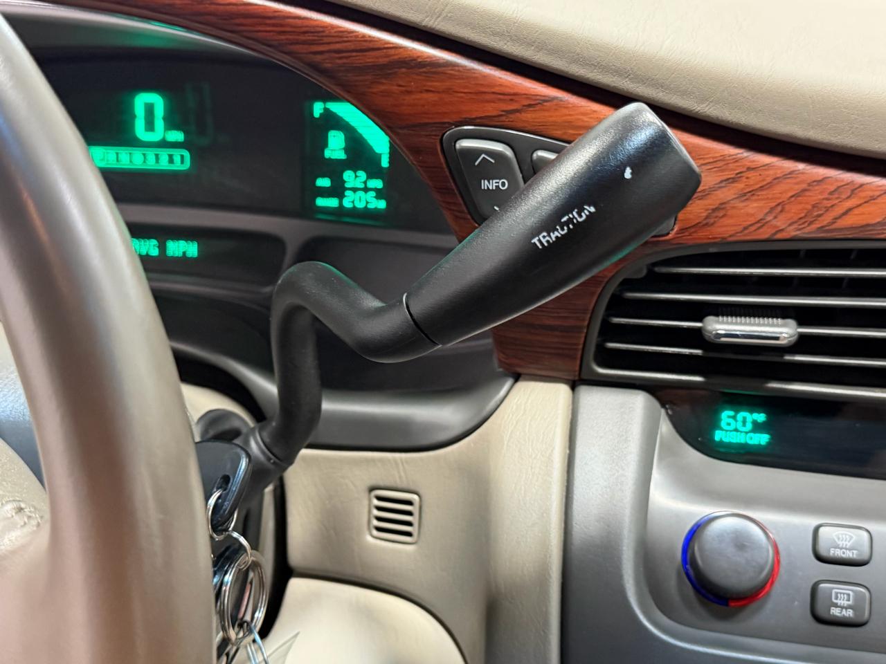 Cadillac DeVille 4dr Sdn w/Livery Pkg 2005