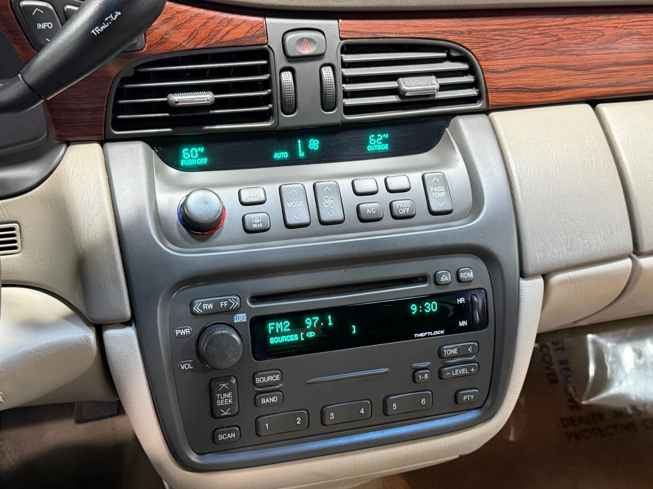 Cadillac DeVille 4dr Sdn w/Livery Pkg 2005