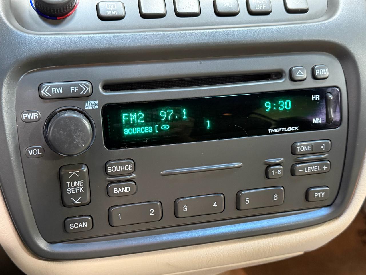 Cadillac DeVille 4dr Sdn w/Livery Pkg 2005