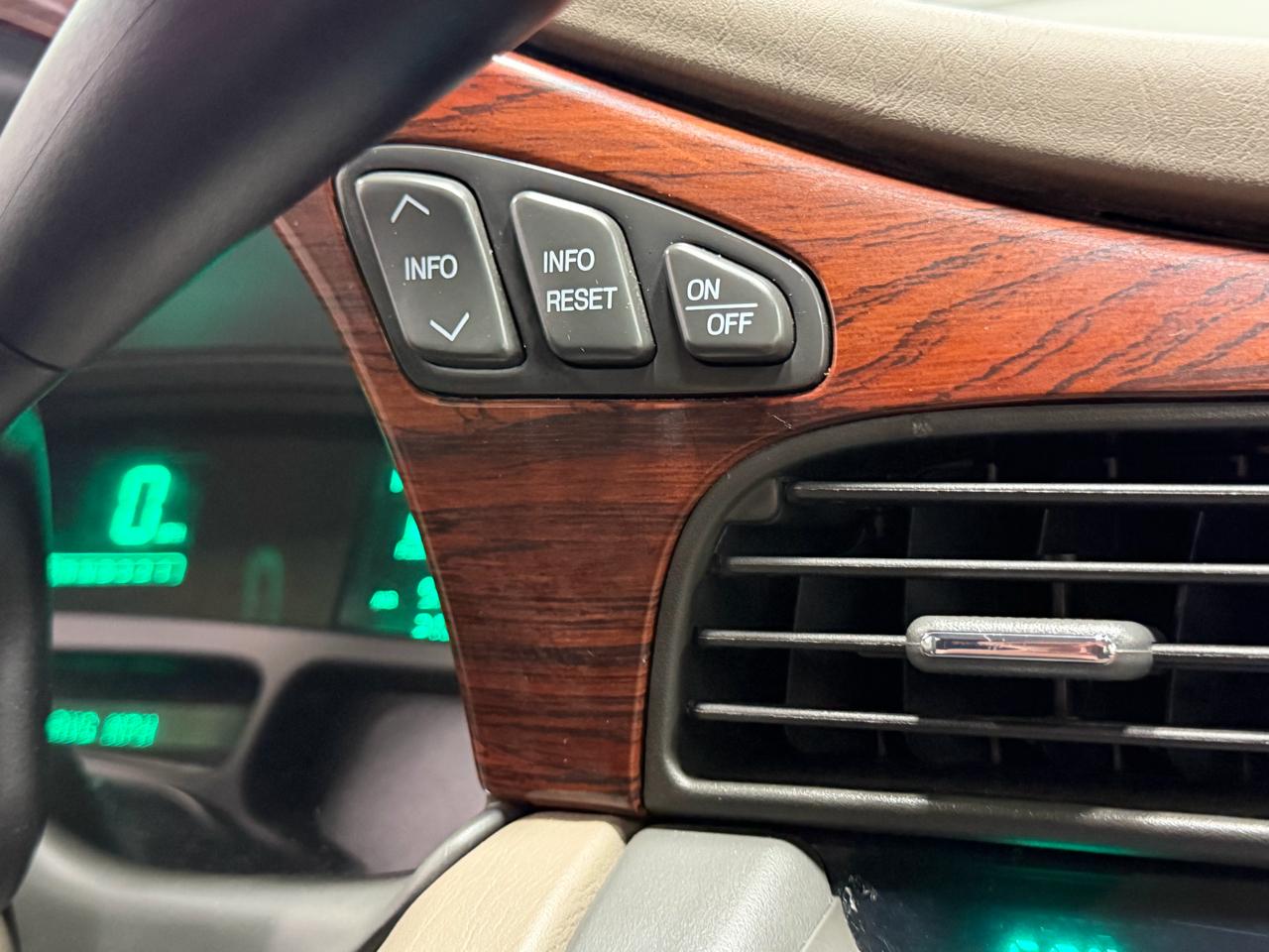 Cadillac DeVille 4dr Sdn w/Livery Pkg 2005