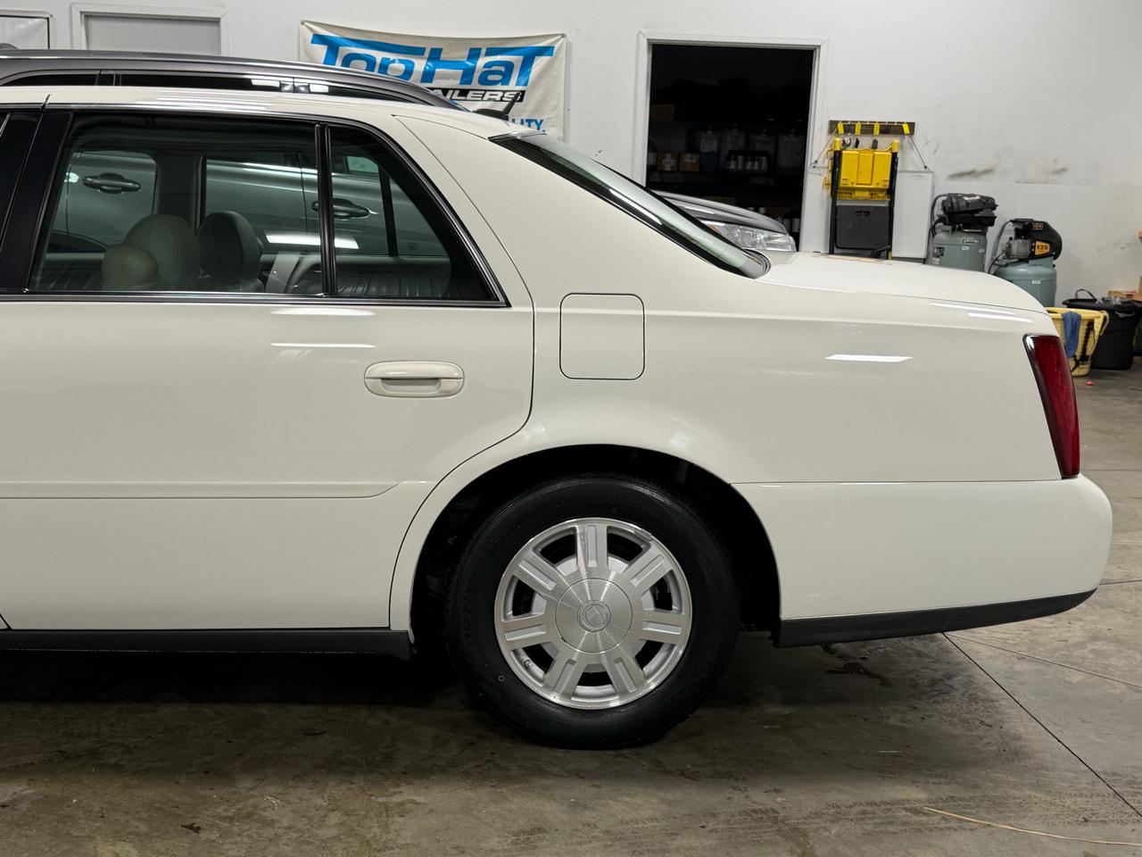 Cadillac DeVille 4dr Sdn w/Livery Pkg 2005