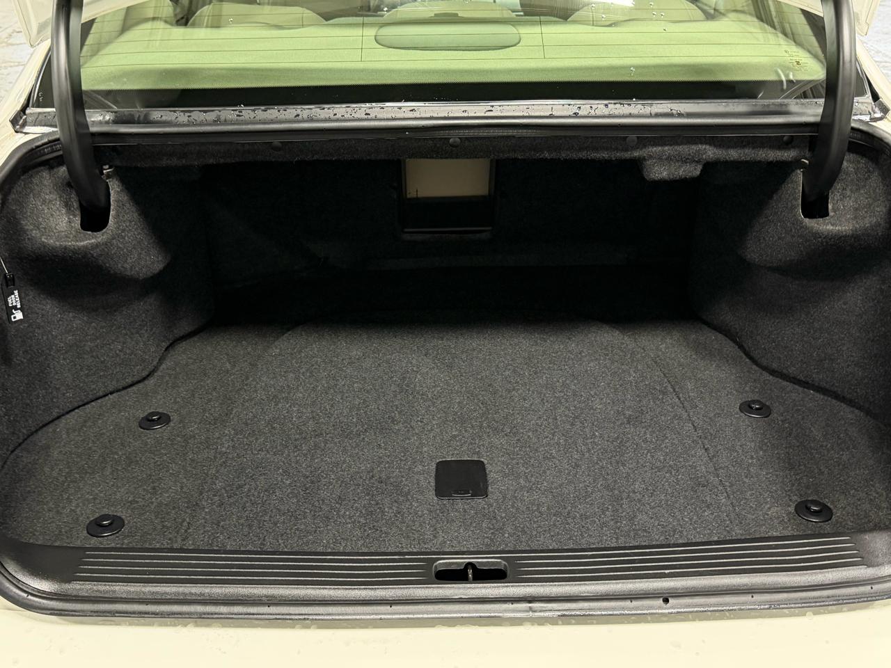 Cadillac DeVille 4dr Sdn w/Livery Pkg 2005