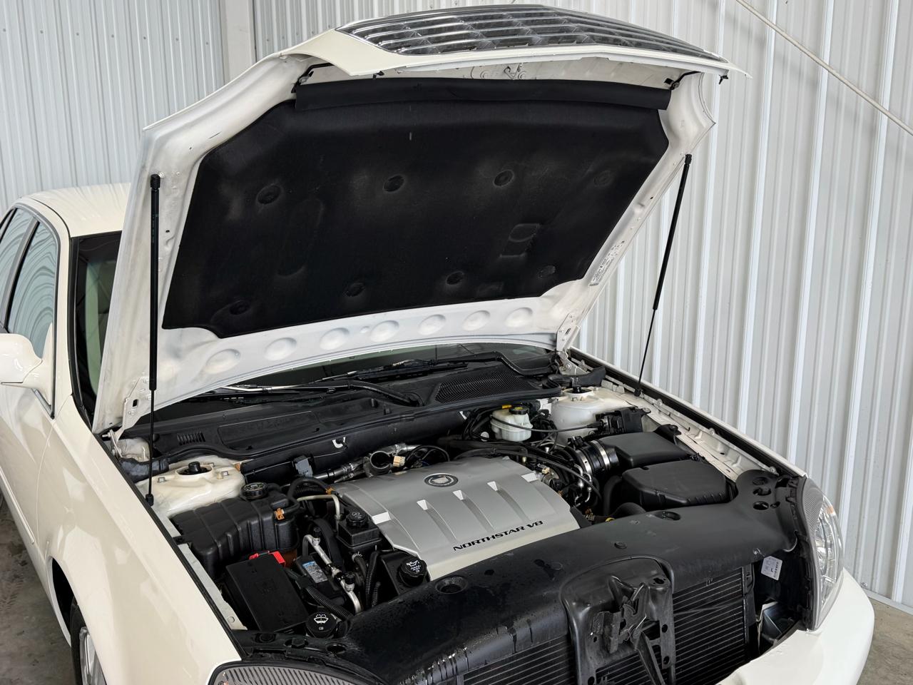 Cadillac DeVille 4dr Sdn w/Livery Pkg 2005