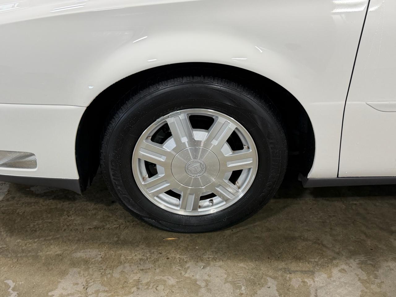 Cadillac DeVille 4dr Sdn w/Livery Pkg 2005