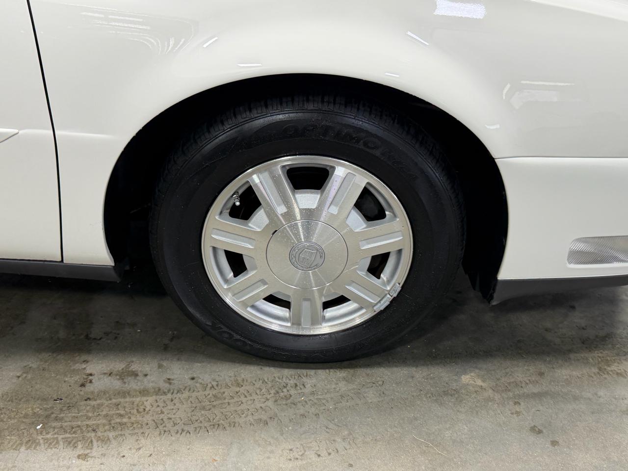 Cadillac DeVille 4dr Sdn w/Livery Pkg 2005