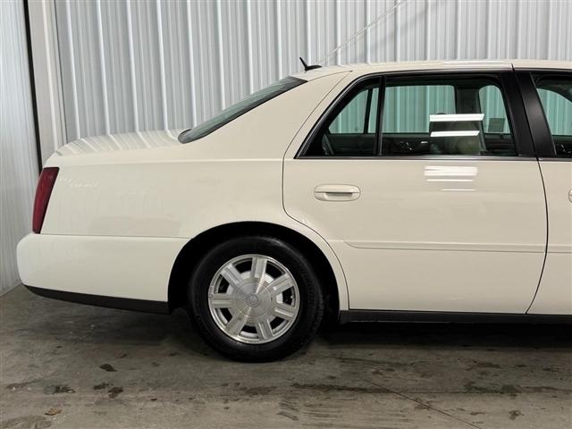 Cadillac DeVille 4dr Sdn w/Livery Pkg 2005