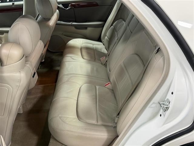 Cadillac DeVille 4dr Sdn w/Livery Pkg 2005