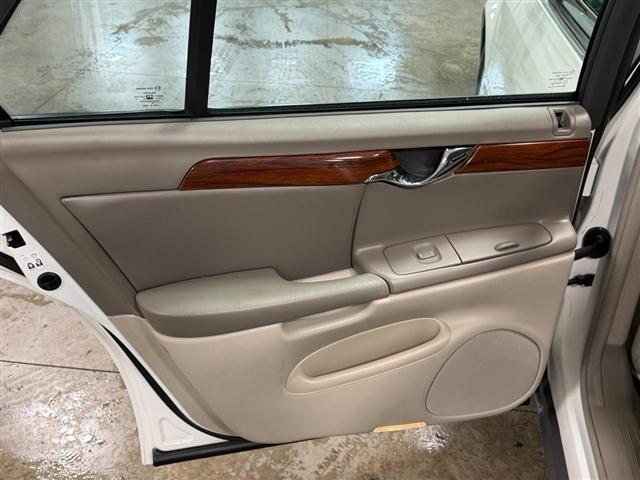 Cadillac DeVille 4dr Sdn w/Livery Pkg 2005