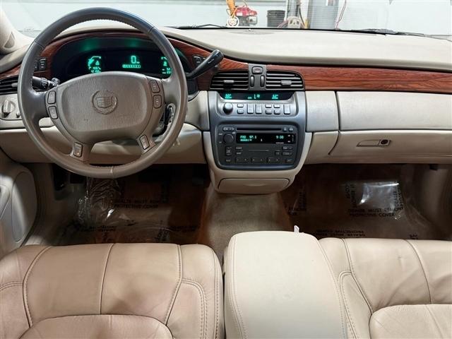 Cadillac DeVille 4dr Sdn w/Livery Pkg 2005