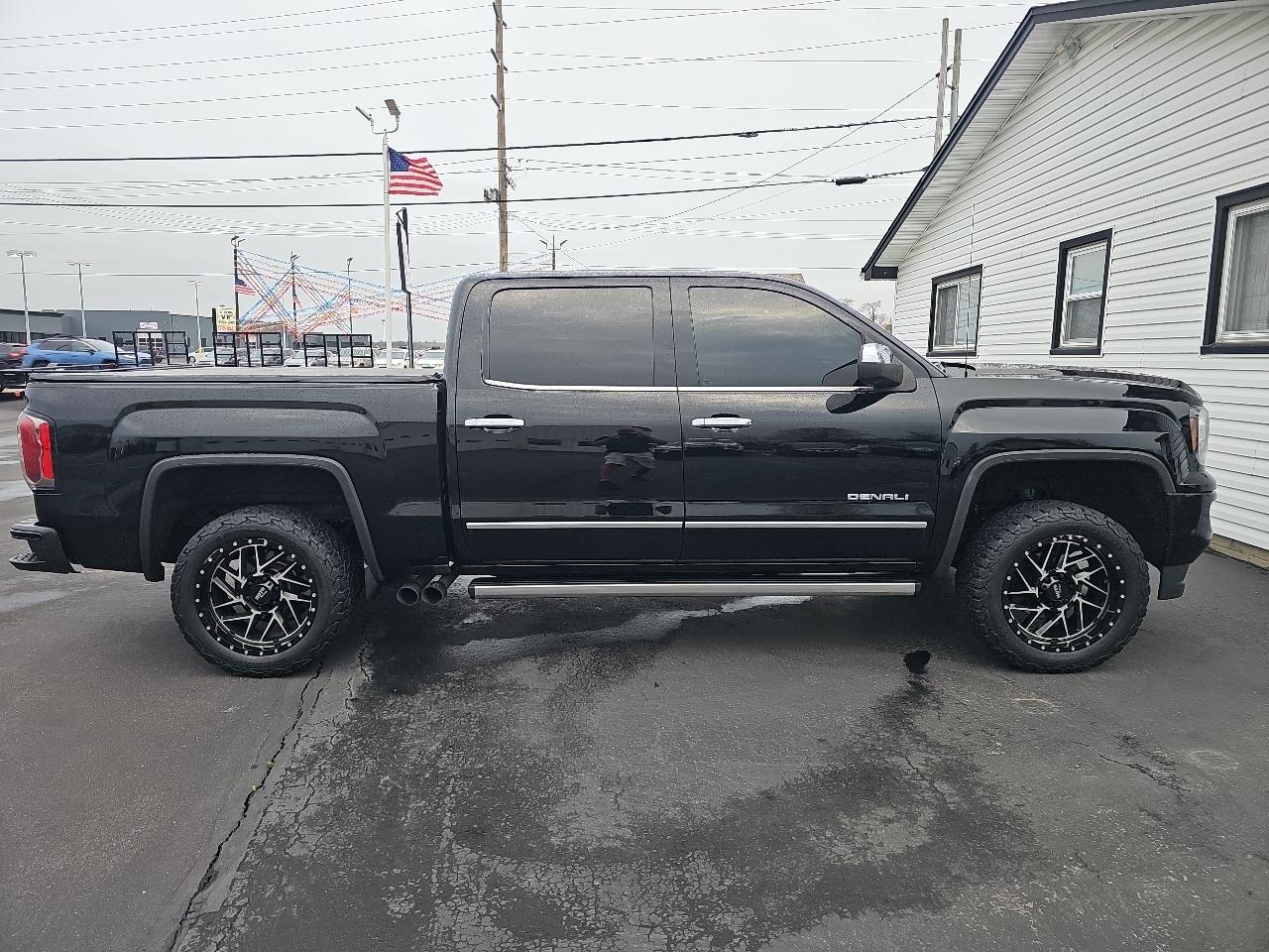 GMC Sierra 1500 4WD Crew Cab 143.5" Denali 2018