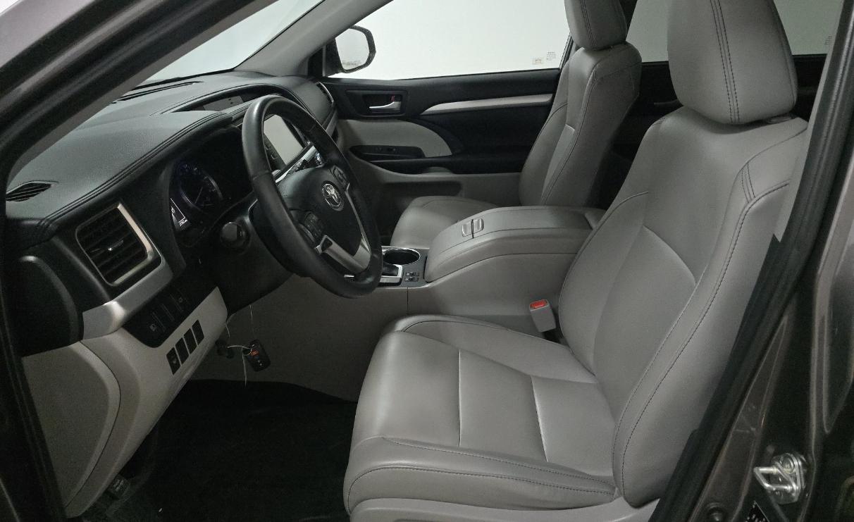 Toyota Highlander Hybrid XLE V6 AWD (Natl) 2019