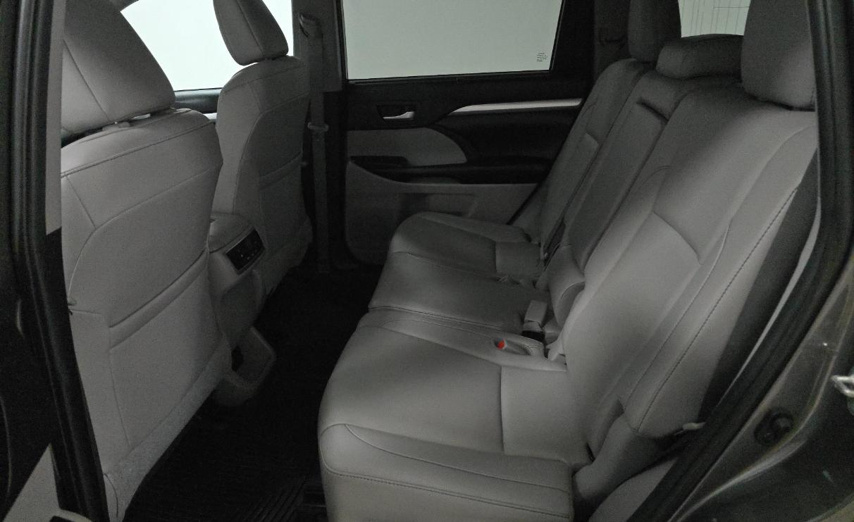 Toyota Highlander Hybrid XLE V6 AWD (Natl) 2019