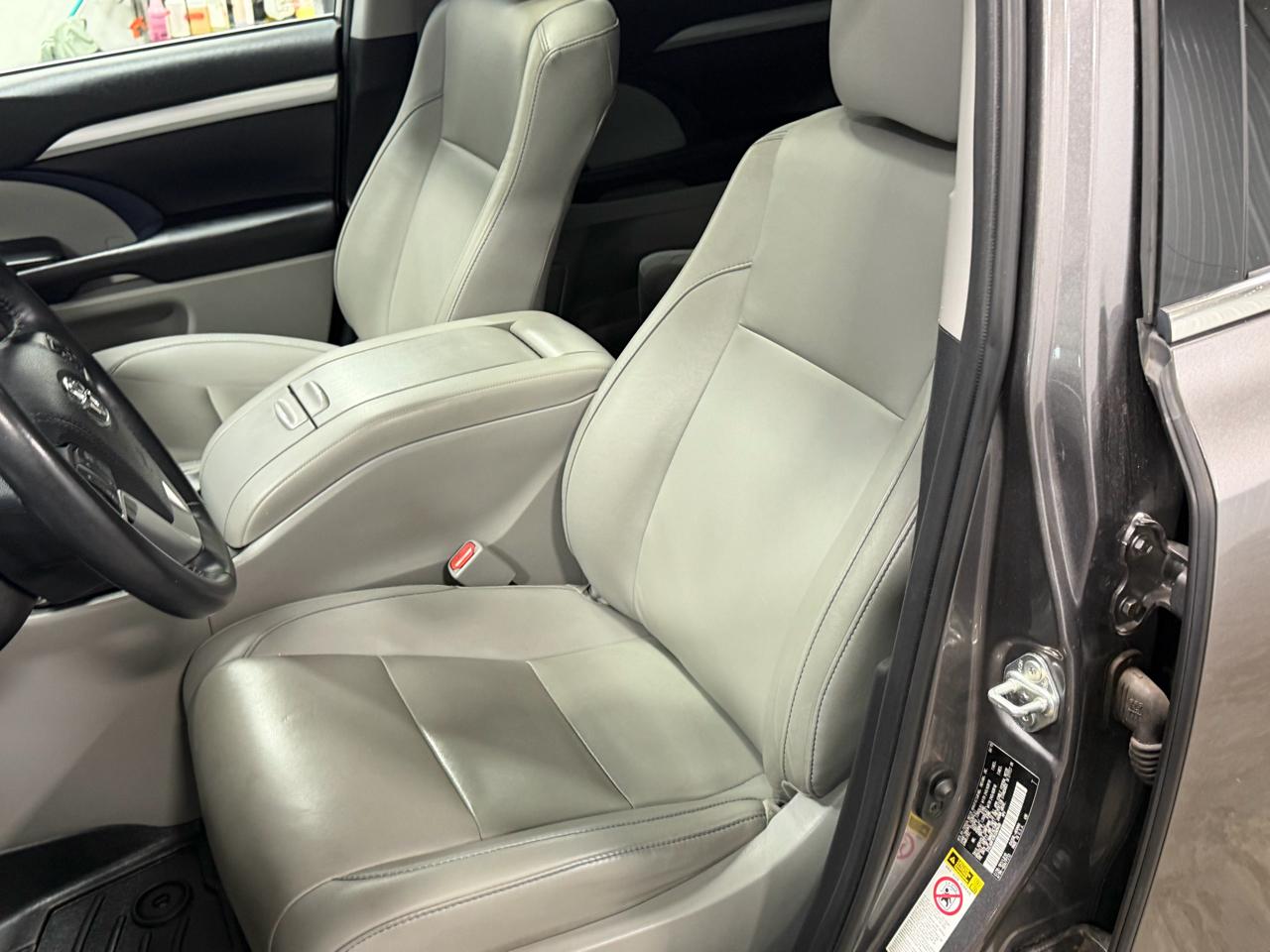 Toyota Highlander Hybrid XLE V6 AWD (Natl) 2019