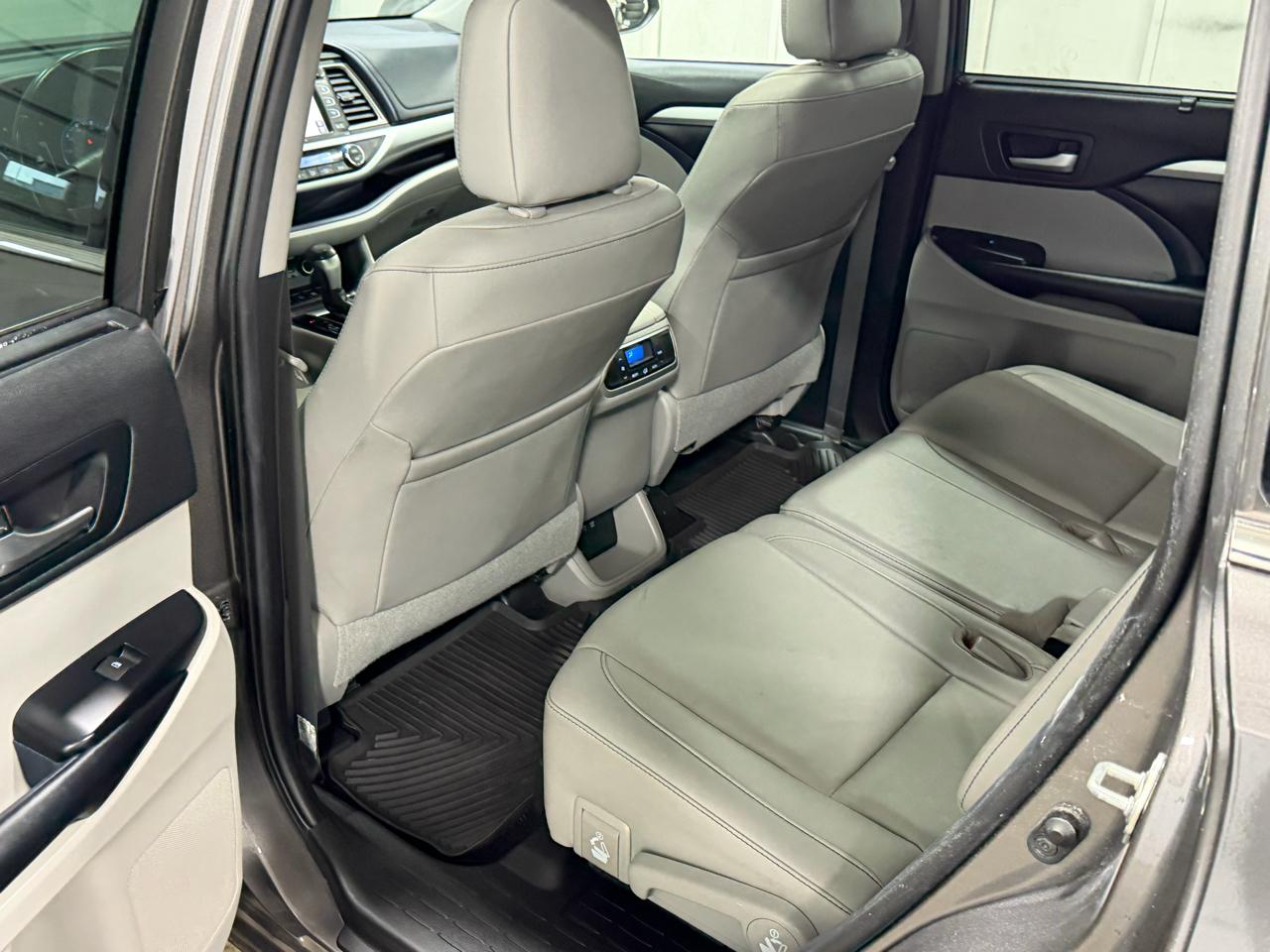 Toyota Highlander Hybrid XLE V6 AWD (Natl) 2019